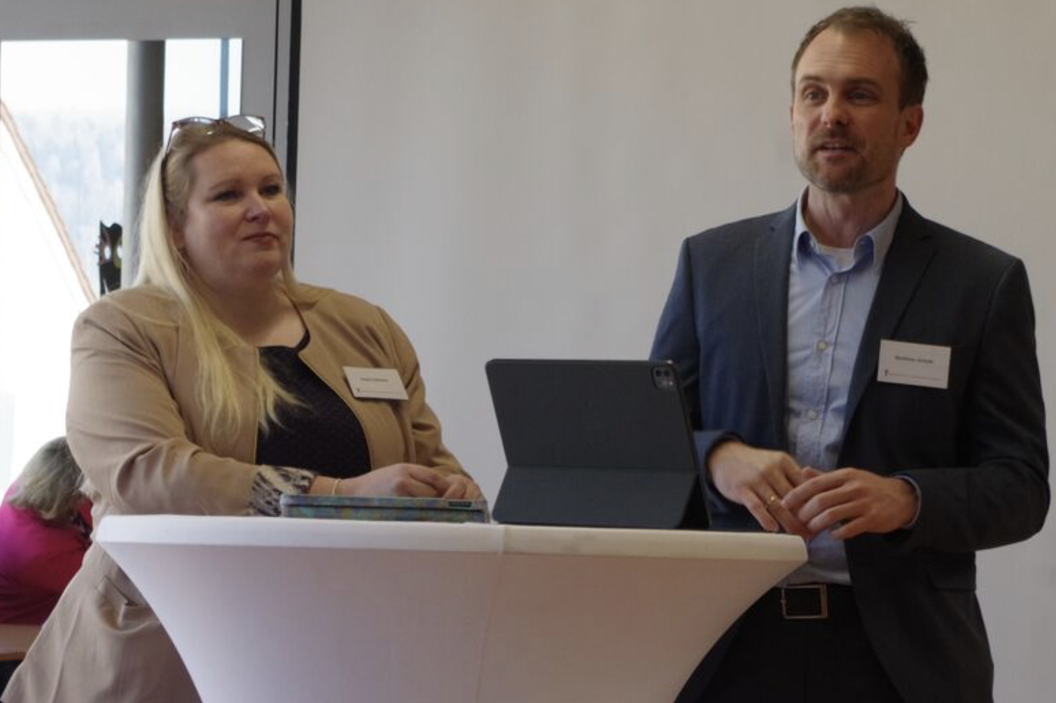 Schulleiterin Saskia Metzler und ihr Stellvertreter Matthias Schalk bei der Eröffnung des Karrieretags.Foto: Fiedler